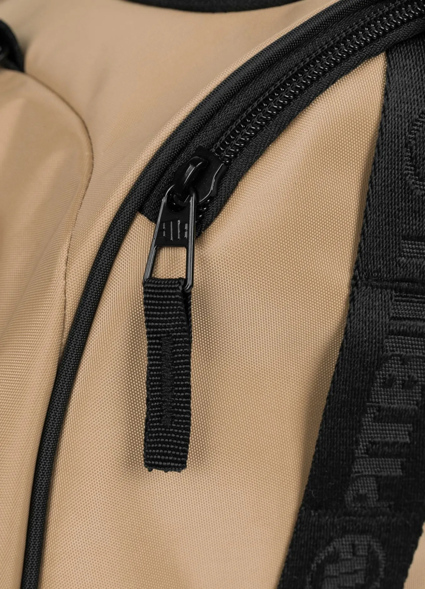 Training bag AVENIDA - Light brown